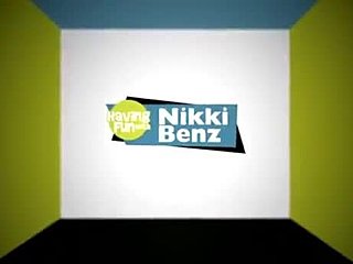 Vídeo HD de Nikki Benz com grandes nádegas e seios na posição de cowgirl