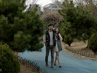Fata coreeană devine obraznică într-un film softcore
