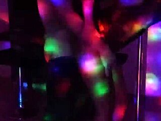 야생 파티의 POV 비디오, 엉덩이 플레이와 블로우잡