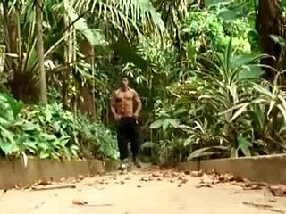 Brazylijscy geje jeżdżą w dżungli