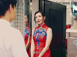 فيديو إباحي آسيوي يظهر صديقته السابقة هانتانغ سويوتانغ وهي تتعرض للدفاع عن نفسها وتمتلئ بالبراز