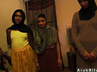Napaleni muzułmanie załatwiają swoje sprawy w tych afgańskich burdelach