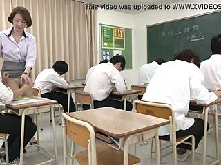 Женатый учитель Мацумото Окамура учится интенсивным оральным навыкам в томе 10