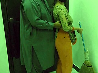 可爱的巴基斯坦女仆第一次体验肛交