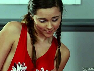 Zoey Foxx, Mia Hurley en Aidra Fox spelen een hete strip pokergame