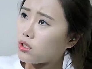 Egy koreai lány teljes videója, akit a főnöke megbaszott egy szobában